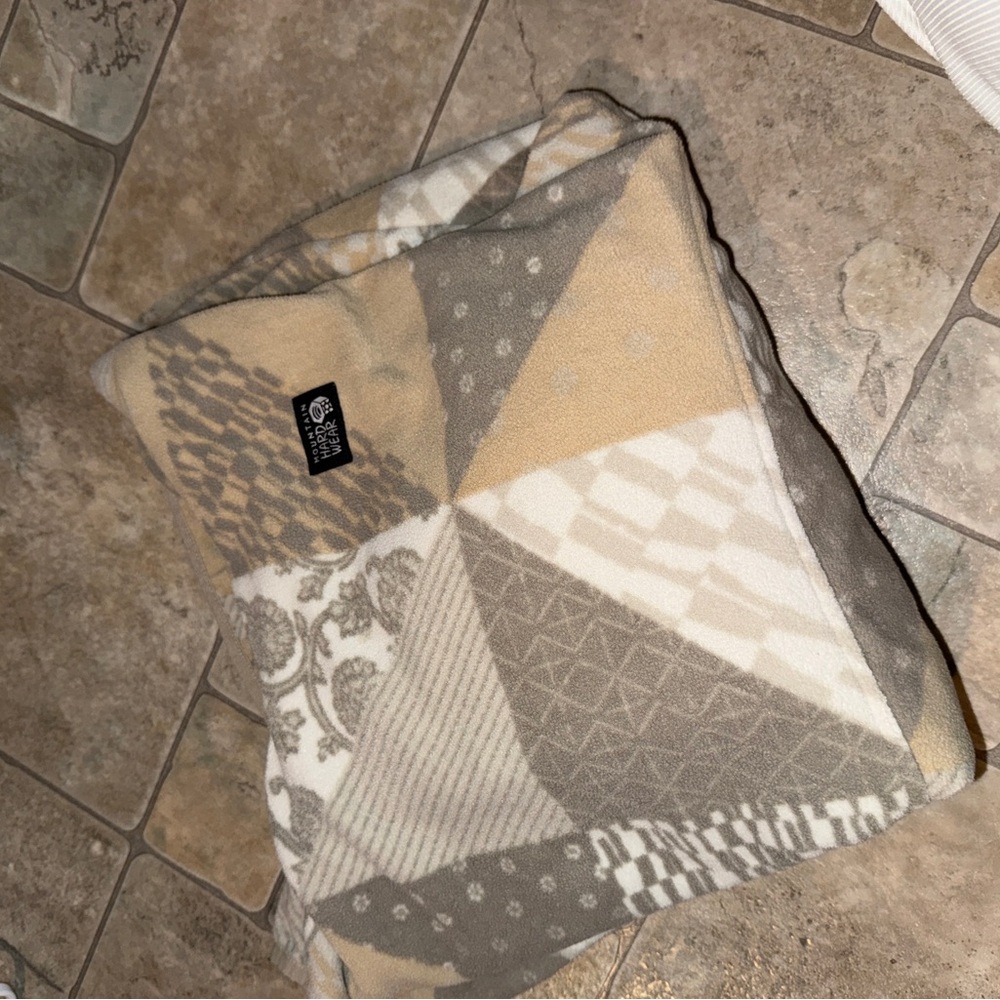 Mountain Hardwear Patchwork Sweatshirt - Gray, Cream, Tan